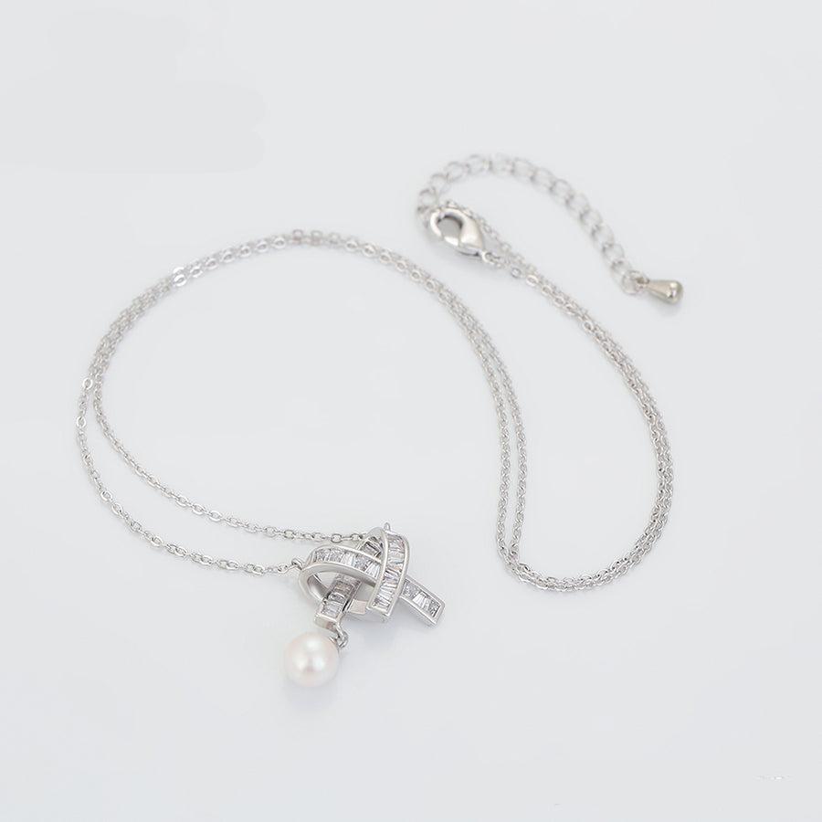 Twisted Luminous Pearl Necklace