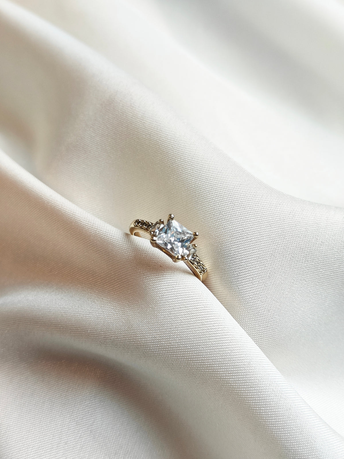Golden Muse Ring
