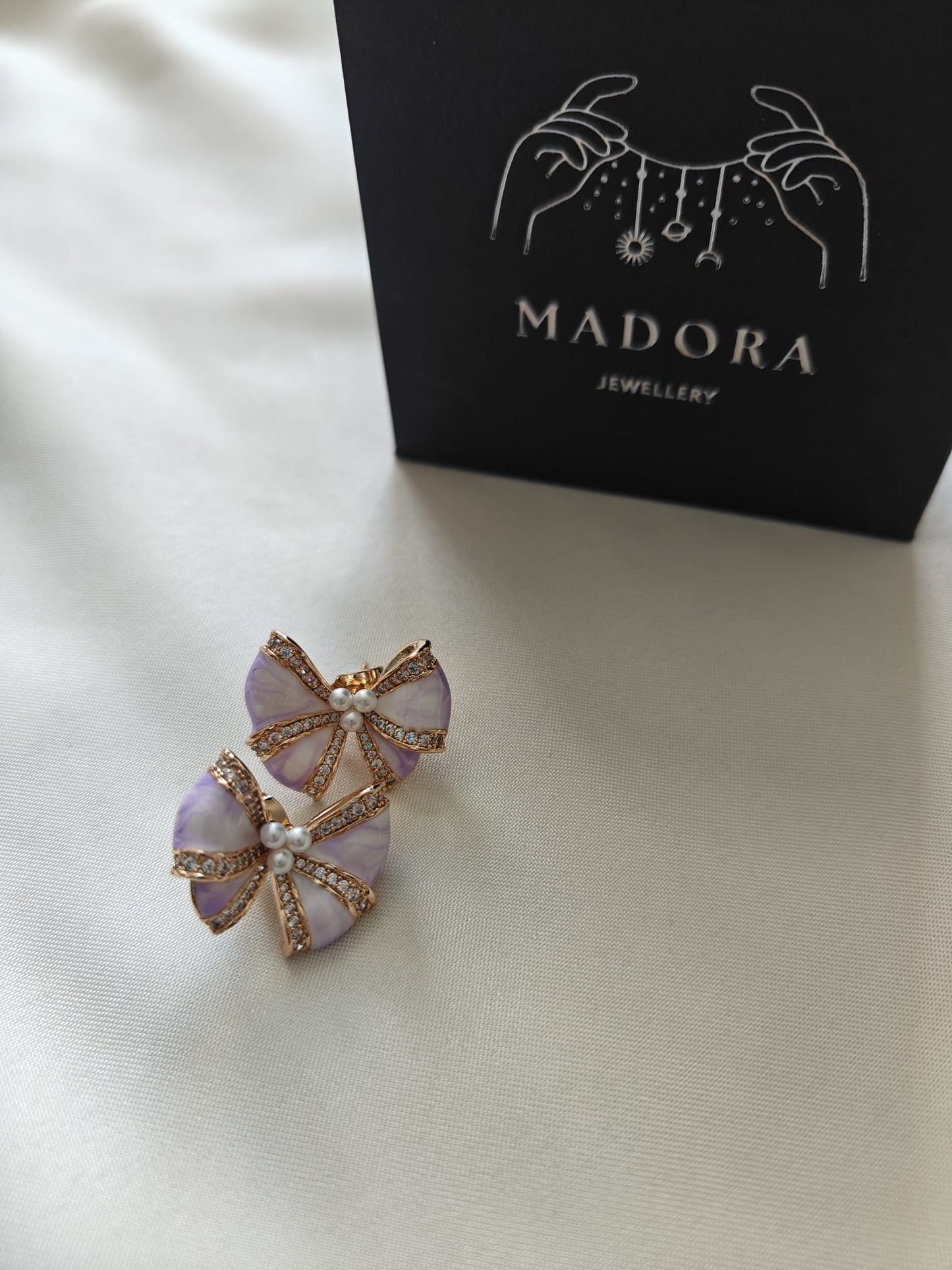 Sweetheart Bow Earrings