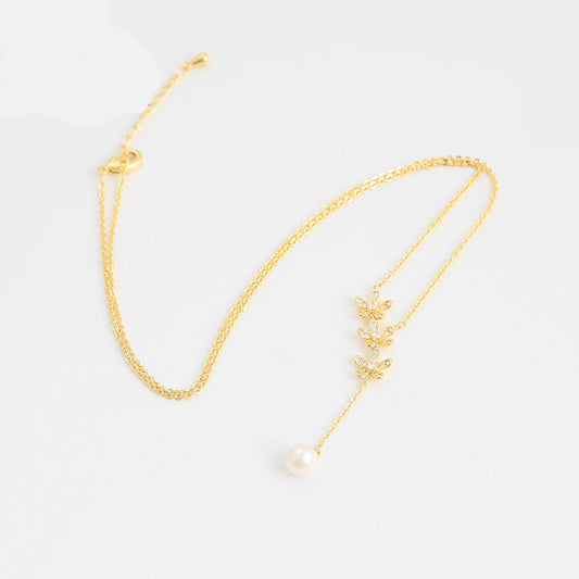 Petal Pearl Necklace
