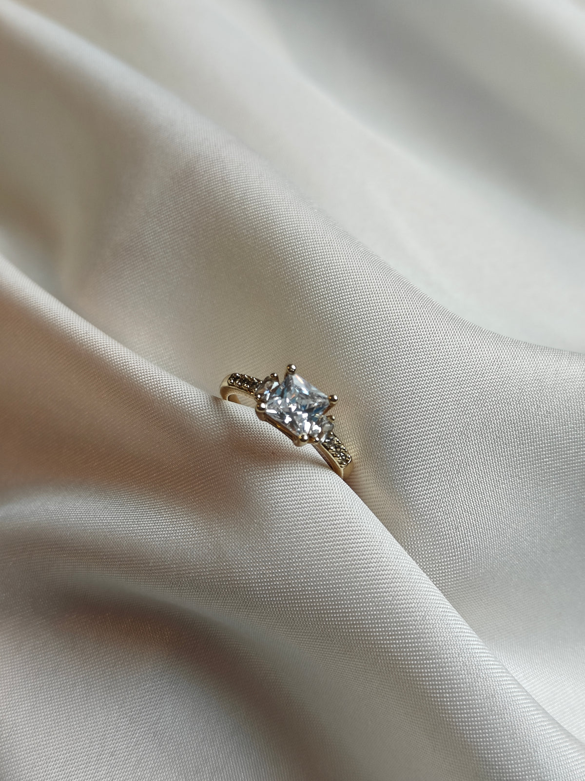 Golden Muse Ring