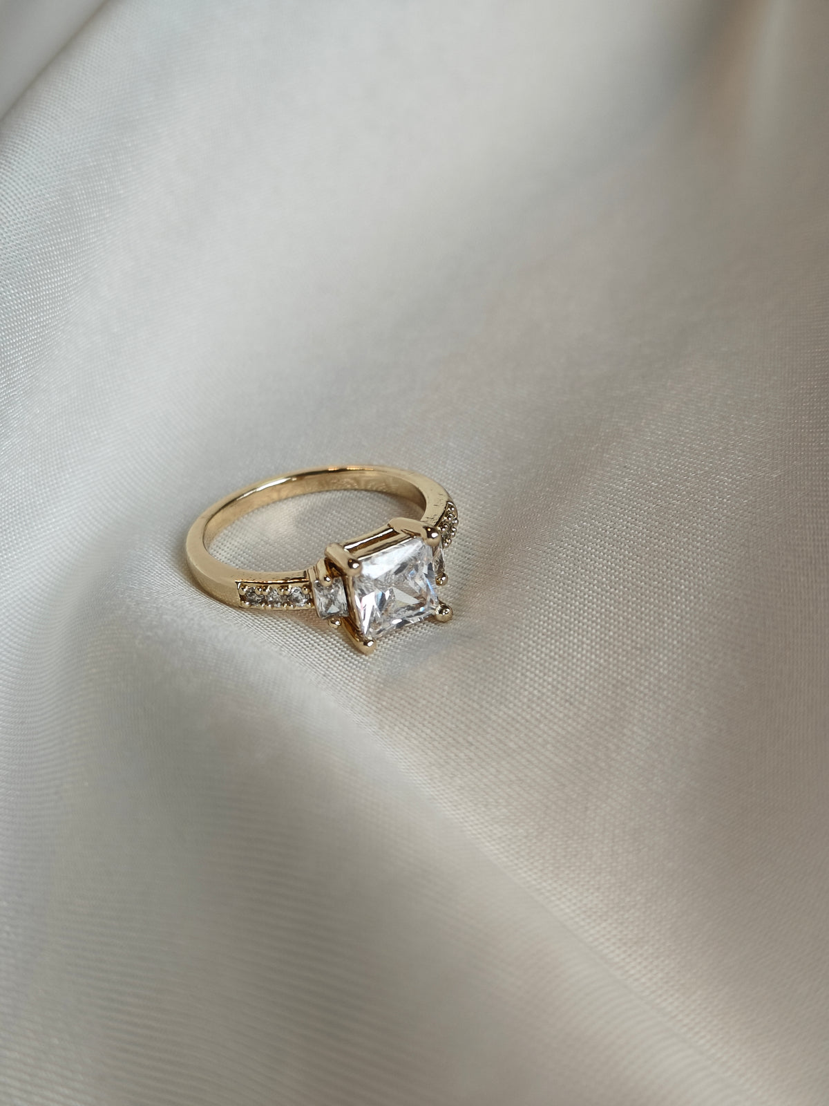 Golden Muse Ring